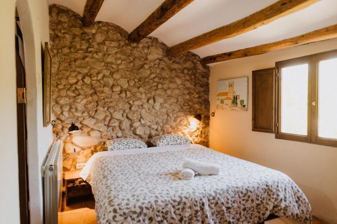Cal Pau Cruset Guest House Torrellas de Foix ภายนอก รูปภาพ